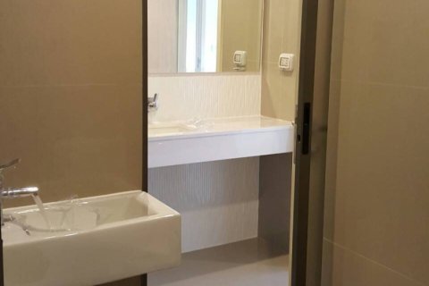 Студия в кондо в Клонг Тоэй, Бангкок, Таиланд № 151587 - фото 14