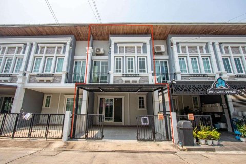 House in Chiang Mai, Thailand 4 bedrooms № 205516