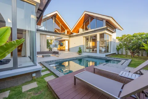 Villa in Phuket, Thailand 3 bedrooms № 179091 - photo 2