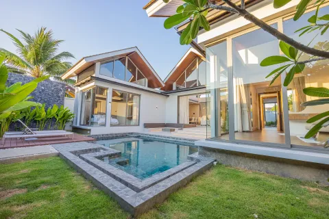Villa in Phuket, Thailand 3 bedrooms № 179091