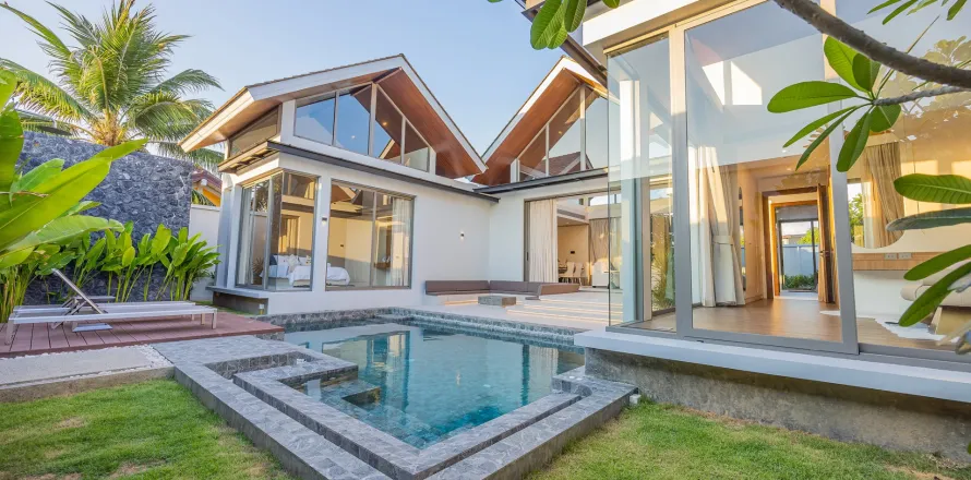 Villa in Phuket, Thailand 3 bedrooms № 179092