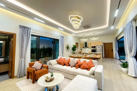 Villa in Phuket, Thailand 3 bedrooms № 179093 - photo 7