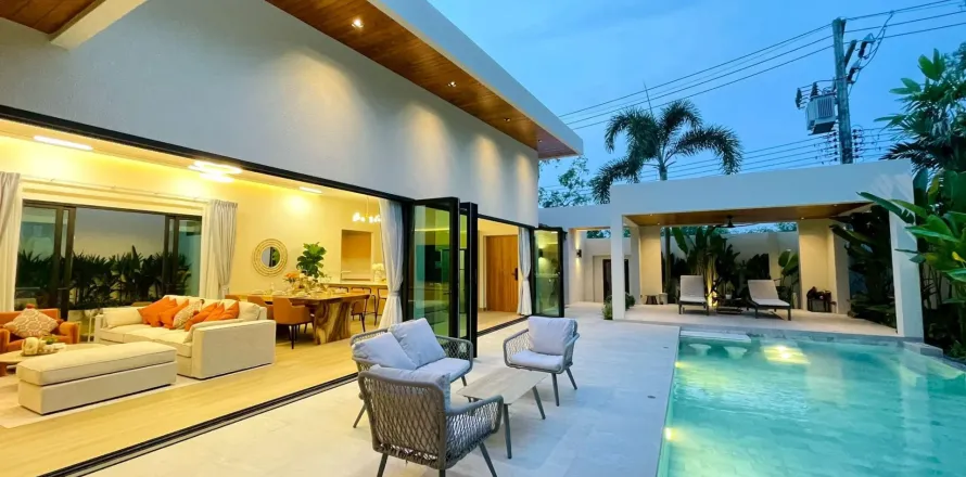 Villa in Phuket, Thailand 3 bedrooms № 179093