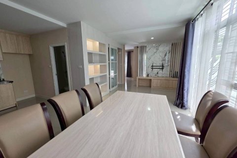 House in Bang Phli Yai, Thailand 3 bedrooms № 151337 - photo 6