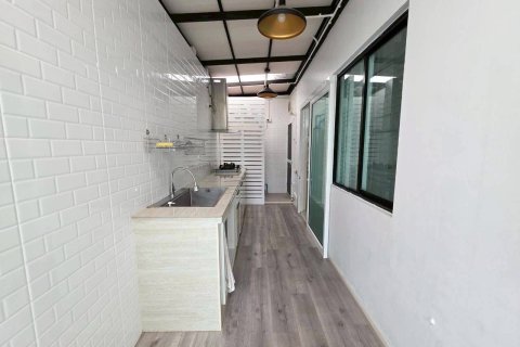 House in Bang Phli Yai, Thailand 3 bedrooms № 151337 - photo 9