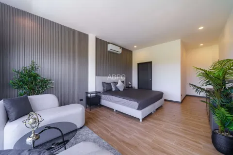 Casa de 4 dormitorios en Pattaya, Tailandia № 211371 - foto 3