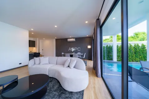 Casa de 4 dormitorios en Pattaya, Tailandia № 211371 - foto 16