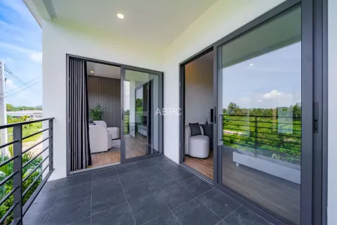 Casa de 4 dormitorios en Pattaya, Tailandia № 211371 - foto 10