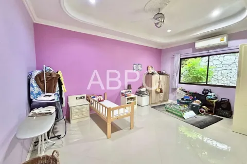 Casa de 3 dormitorios en Pattaya, Tailandia № 211367 - foto 12