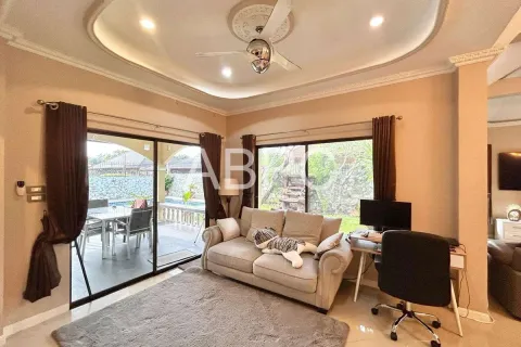 Casa de 3 dormitorios en Pattaya, Tailandia № 211367 - foto 8