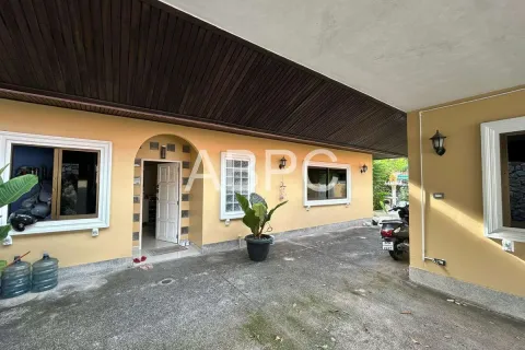 Casa de 3 dormitorios en Pattaya, Tailandia № 211367 - foto 4