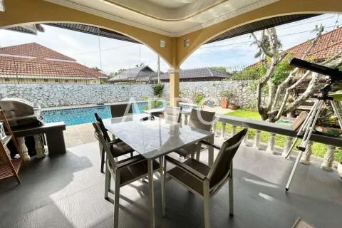 Casa de 3 dormitorios en Pattaya, Tailandia № 211367 - foto 7