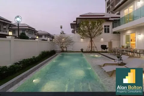 Casa de 7 dormitorios en Pattaya, Tailandia № 211370 - foto 16