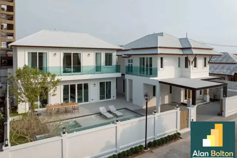 Maison à Pattaya, Thaïlande 7 chambres № 211370