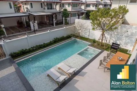 Casa de 7 dormitorios en Pattaya, Tailandia № 211370 - foto 18