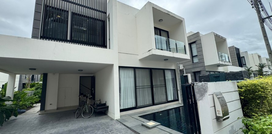 Villa in Phuket, Thailand 5 bedrooms № 135696