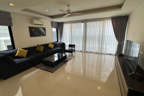 Villa in Phuket, Thailand 5 bedrooms № 135696 - photo 5