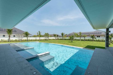 Вилла в Хуа Хине, Таиланд с 4 спальнями  № 161191 - фото 10