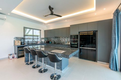 Вилла в Хуа Хине, Таиланд с 4 спальнями  № 161191 - фото 24