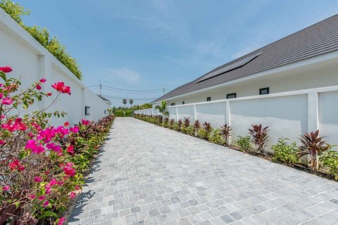 Вилла в Хуа Хине, Таиланд с 4 спальнями  № 161191 - фото 17