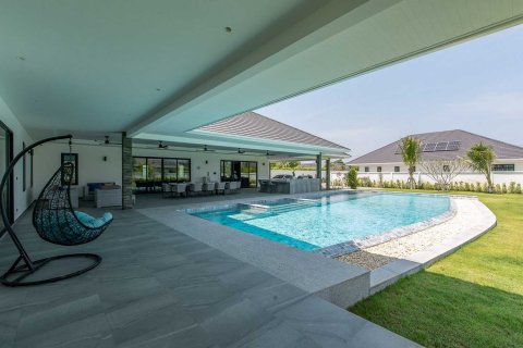 Вилла в Хуа Хине, Таиланд с 4 спальнями  № 161191 - фото 11