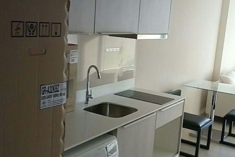 Studio in the Condo in Khlong Toei, Bangkok, Thailand  № 161193 - photo 5