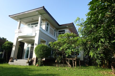 House in Ban Lam Luk Ka, Thailand 4 bedrooms № 161196 - photo 6