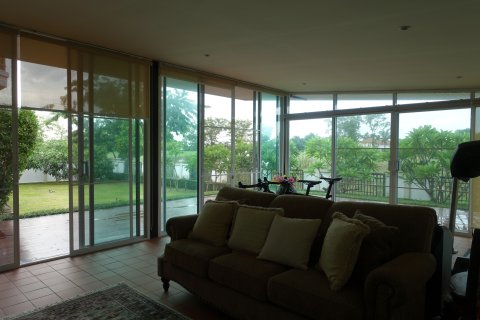 House in Ban Lam Luk Ka, Thailand 4 bedrooms № 161196 - photo 12