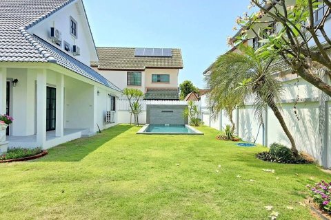 Villa in Pattaya, Thailand 4 bedrooms № 170546 - photo 24