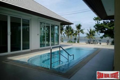 Villa in Pattaya, Thailand 4 bedrooms № 192814