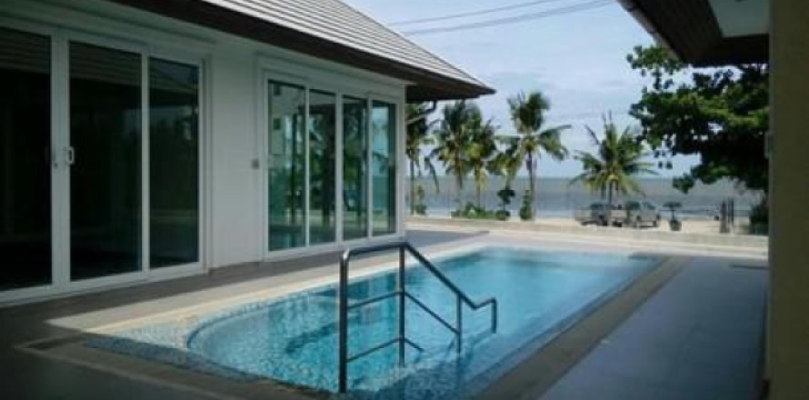 Villa in Pattaya, Thailand 4 bedrooms № 192814