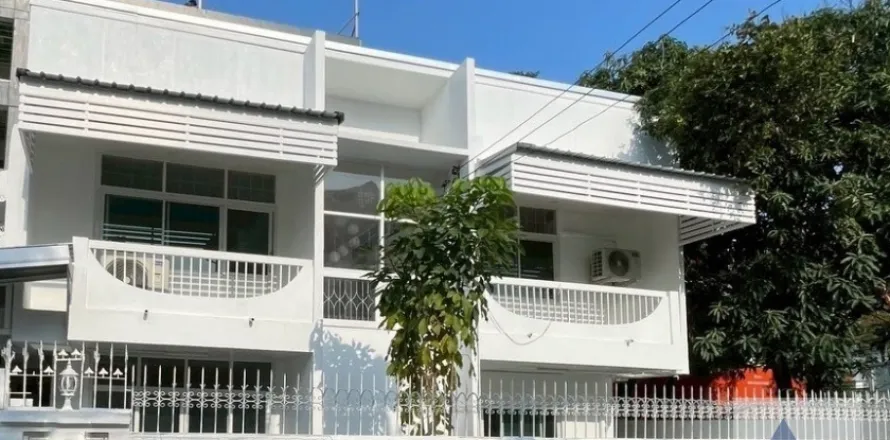 Haus in Watthana, Bangkok, Thailand 4 Schlafzimmer № 215620