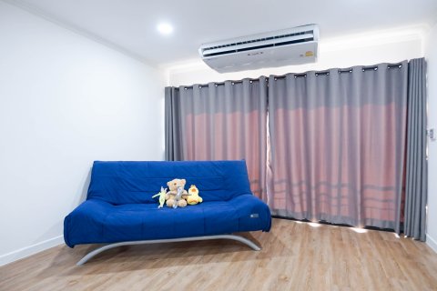 Condo in Bangkok, Thailand, 2 bedrooms  № 143826 - photo 2
