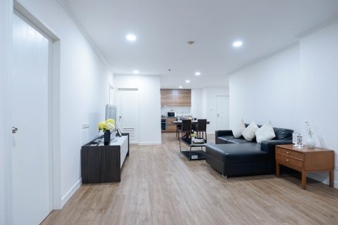 Condo in Bangkok, Thailand, 2 bedrooms  № 143826 - photo 3