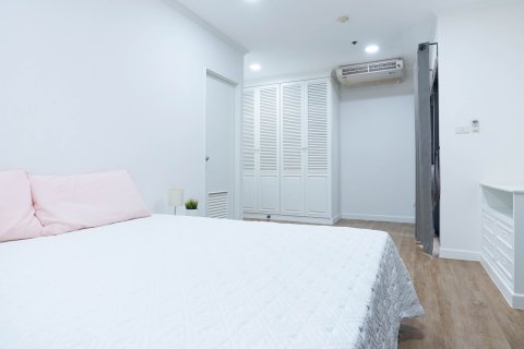 Condo in Bangkok, Thailand, 2 bedrooms  № 143826 - photo 6