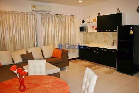 Condo in Pattaya, Thailand, 4 bedrooms № 197039 - photo 5