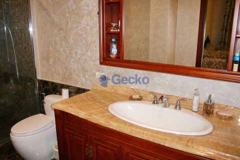 Condo in Pattaya, Thailand, 4 bedrooms № 197039 - photo 12