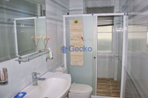 Condo in Pattaya, Thailand, 4 bedrooms № 197039 - photo 11