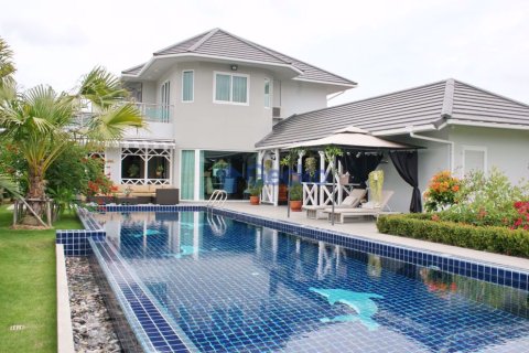Maison à Pattaya, Thaïlande 4 chambres № 197043