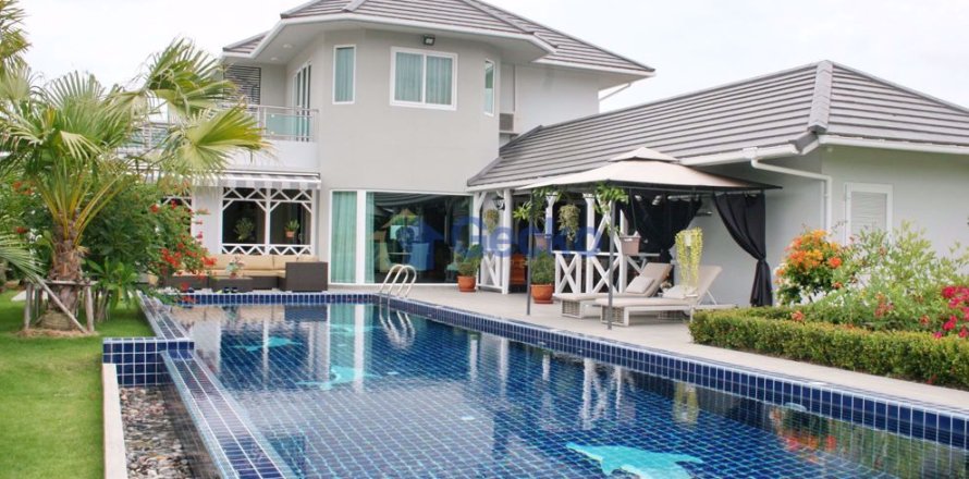 Maison à Pattaya, Thaïlande 4 chambres № 197043