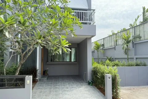 Townhouse in Phuket, Thailand 2 bedrooms № 145660 - photo 2