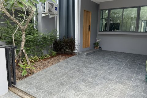 Townhouse in Phuket, Thailand 2 bedrooms № 145660 - photo 14
