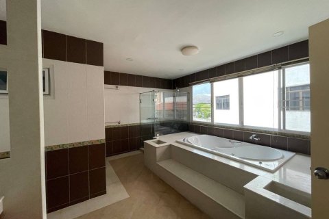 Таунхаус в Ян Наве, Бангкок, Таиланд с 12 спальнями  № 163107 - фото 11