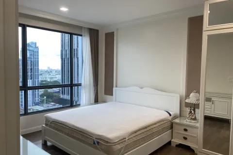 Condo à Phra Khanong, Bangkok, Thaïlande, 2 chambres  № 163109 - photo 9