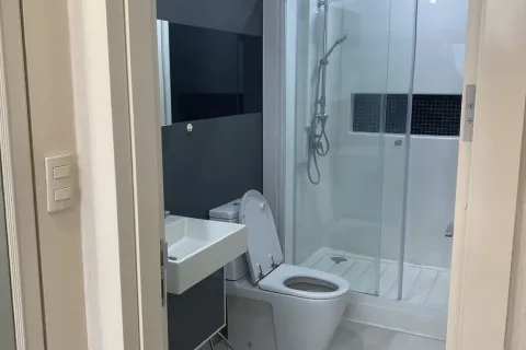 Condo à Phra Khanong, Bangkok, Thaïlande, 2 chambres  № 163109 - photo 11