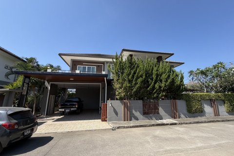 House in Hang Dong, Thailand 4 bedrooms № 163111