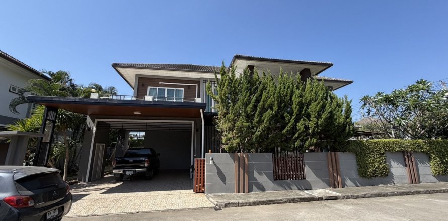 House in Hang Dong, Thailand 4 bedrooms № 163111