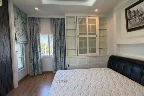 House in Hang Dong, Thailand 4 bedrooms № 163111 - photo 25