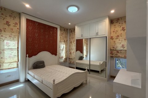 House in Hang Dong, Thailand 4 bedrooms № 163111 - photo 11