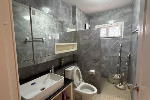 House in Hang Dong, Thailand 4 bedrooms № 163111 - photo 12